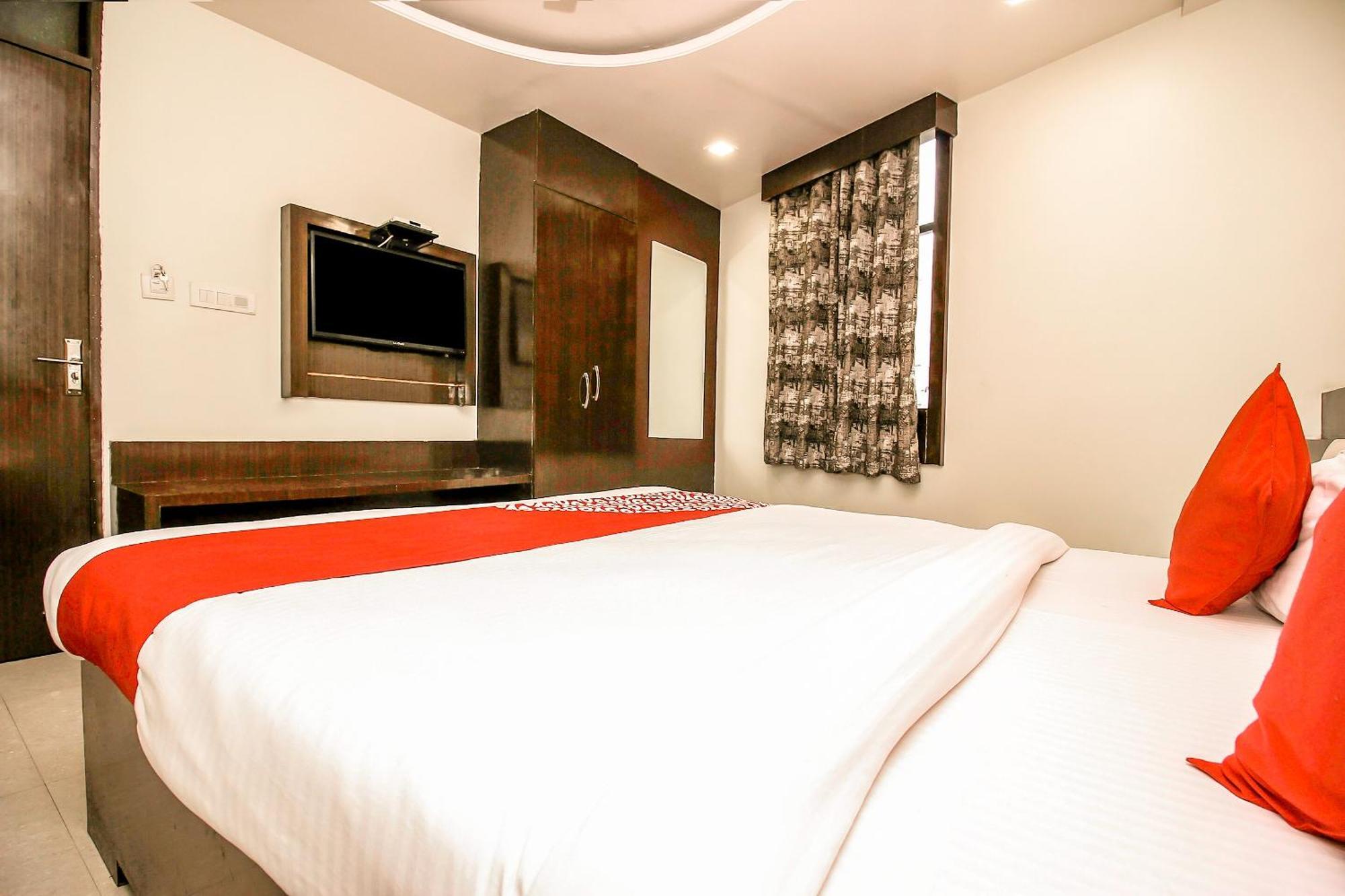 Oyo Flagship Hotel Galaxy Palace Ajmer Exteriör bild